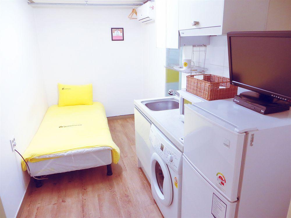 24 Guesthouse Edae 首爾 外观 照片